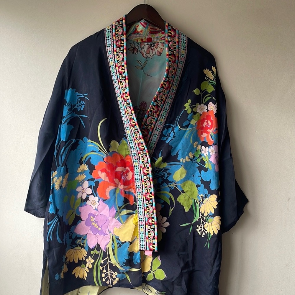 JOHNNY WAS Fuska Reversible Flower Embroidered Kimono Style Snap Front Jacket